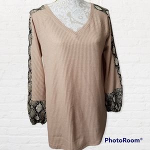 Hailey & Co oversized long sleeved thermal sweater size small/medium
